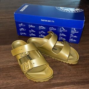 Gold Birkenstock Arizona - size 35